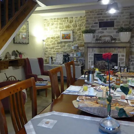 Au Repos Du Vannier Bed & Breakfast *